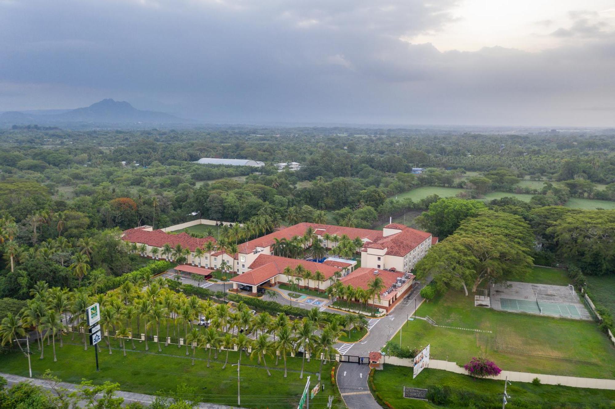 Quality Hotel Real Aeropuerto San Salvador San Luis Extérieur photo